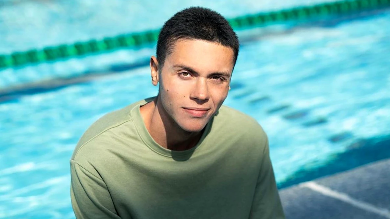Românul David Popovici nu revine la școală! Cel mai rapid înotător al planetei va amâna începerea cursurilor