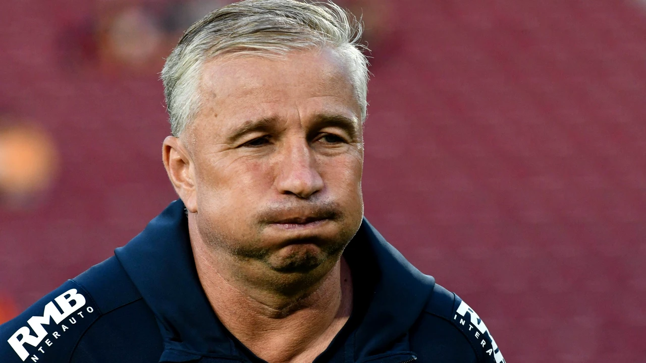 Unde s-a ajuns la CFR Cluj. Au dat muzica mai tare să nu se audă cum suporterii i-au cerut demisia lui Dan Petrescu