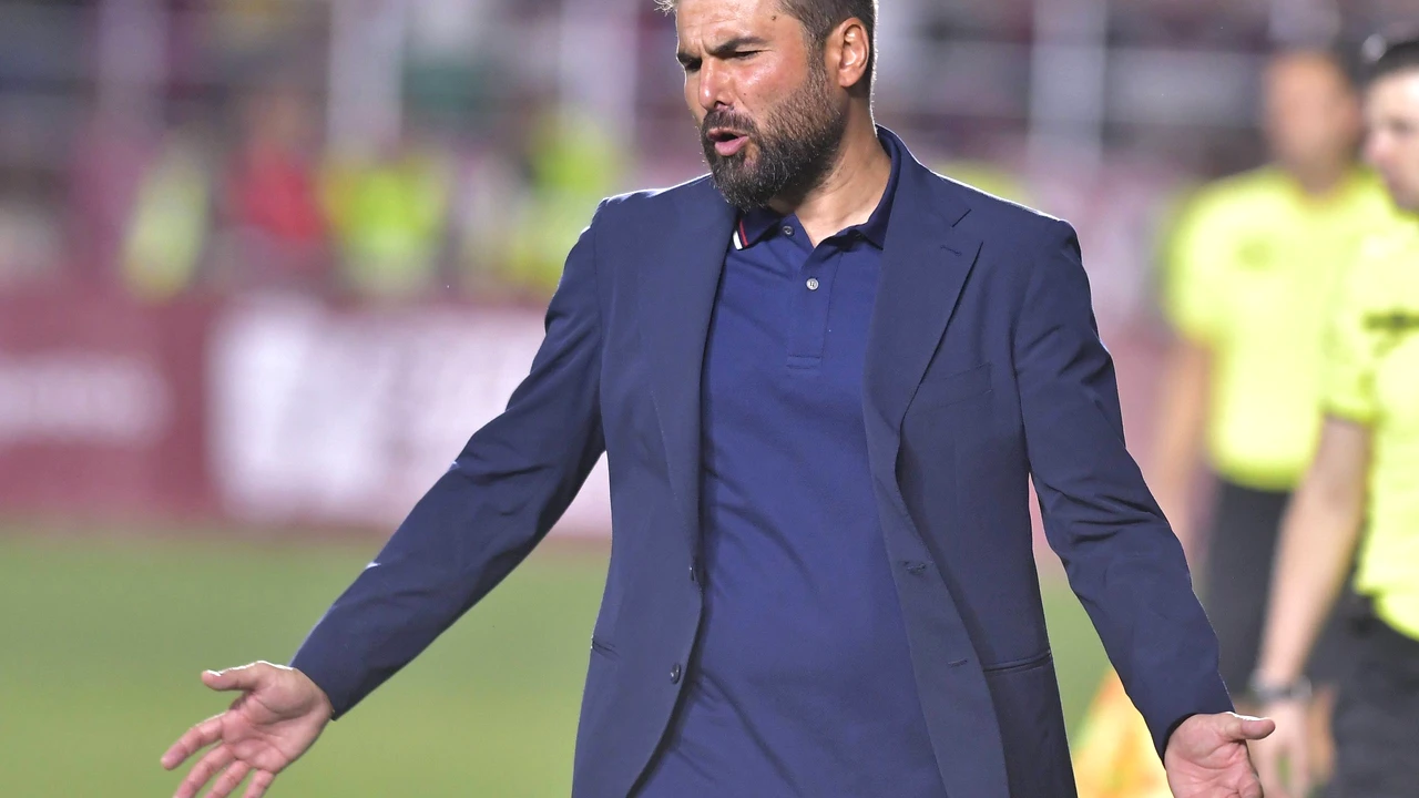 Poprire pe conturile lui Adrian Mutu, antrenorul Rapidului. Ce trebuie să facă tehnicianul pentru a scăpa de probleme
