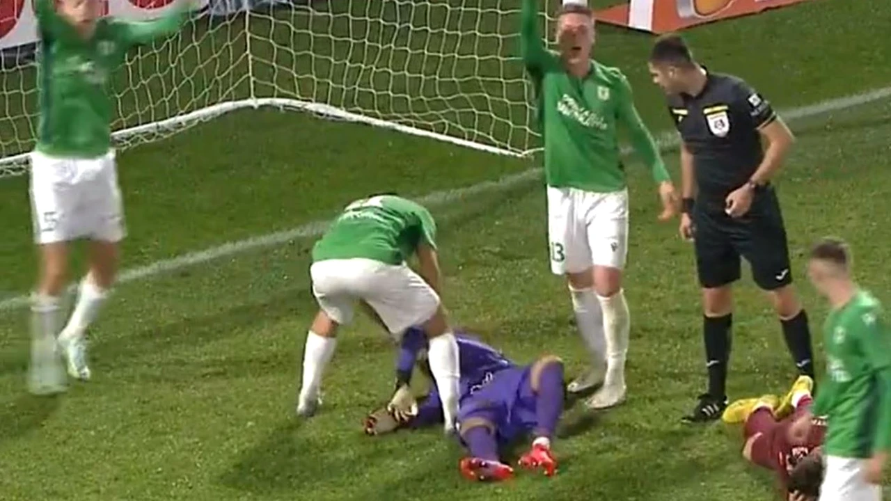 Momente de panică la meciul dintre Dumbrăvița și CFR Cluj. Portarul gazdelor, de urgență la spital