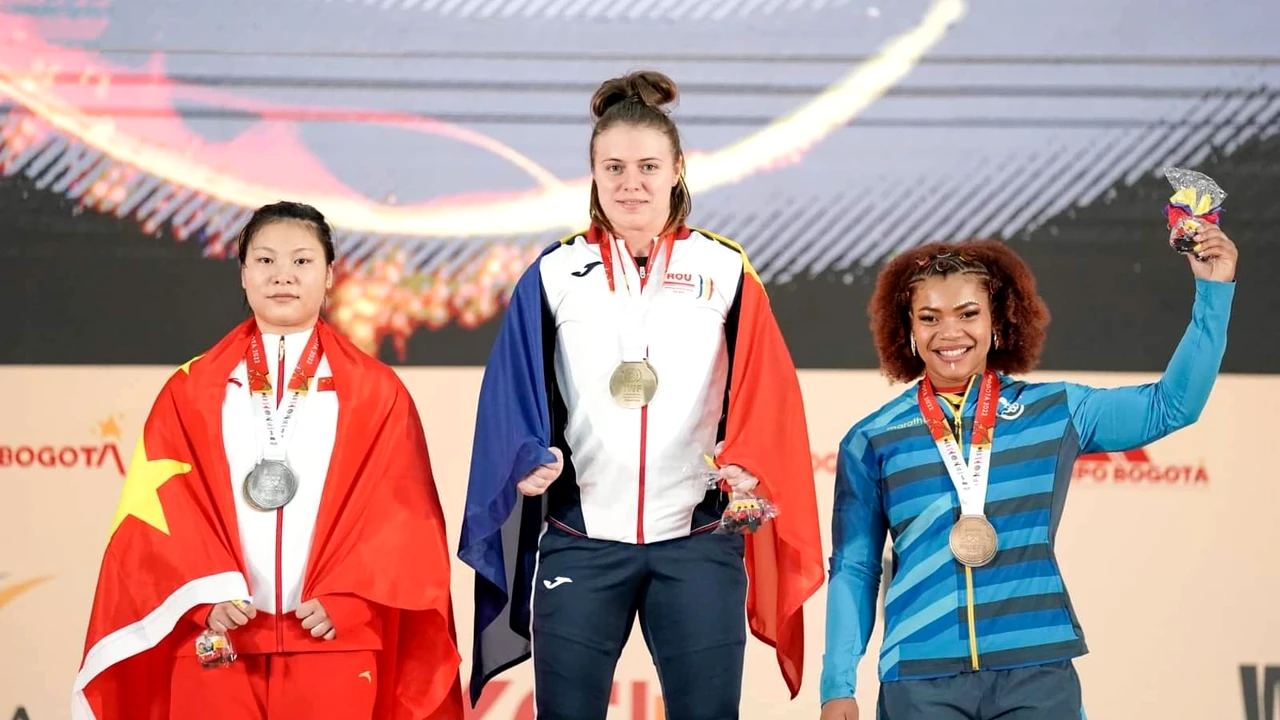 Performanță remarcabilă a sportului românesc. Loredana Toma este dublă campioană mondială, la haltere