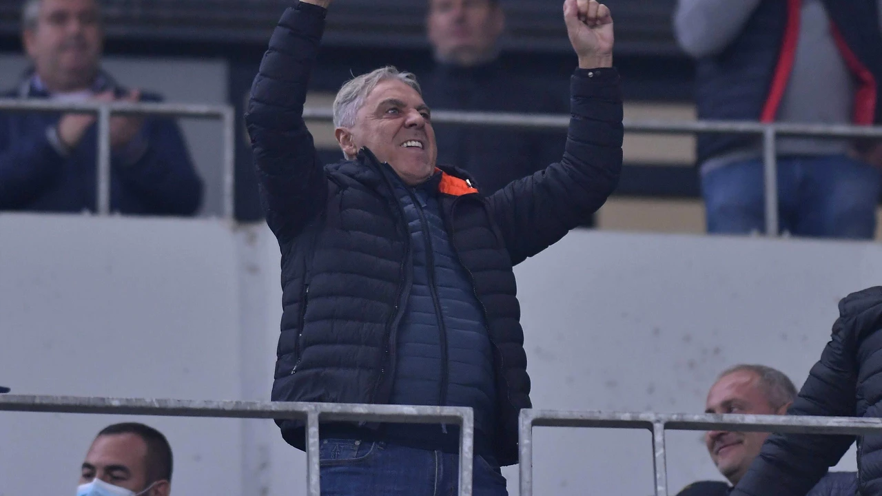 Nevasta lui Sorin Cîrțu a apărut în conflictul președintelui Universității cu Mirel Rădoi. De ce și-a cerut scuze oficialul oltean