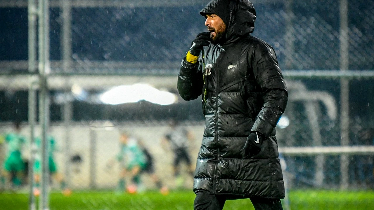 Șoc în Giulești. Rapid poate rămâne fără antrenor. Adrian Mutu, dorit în Serie A