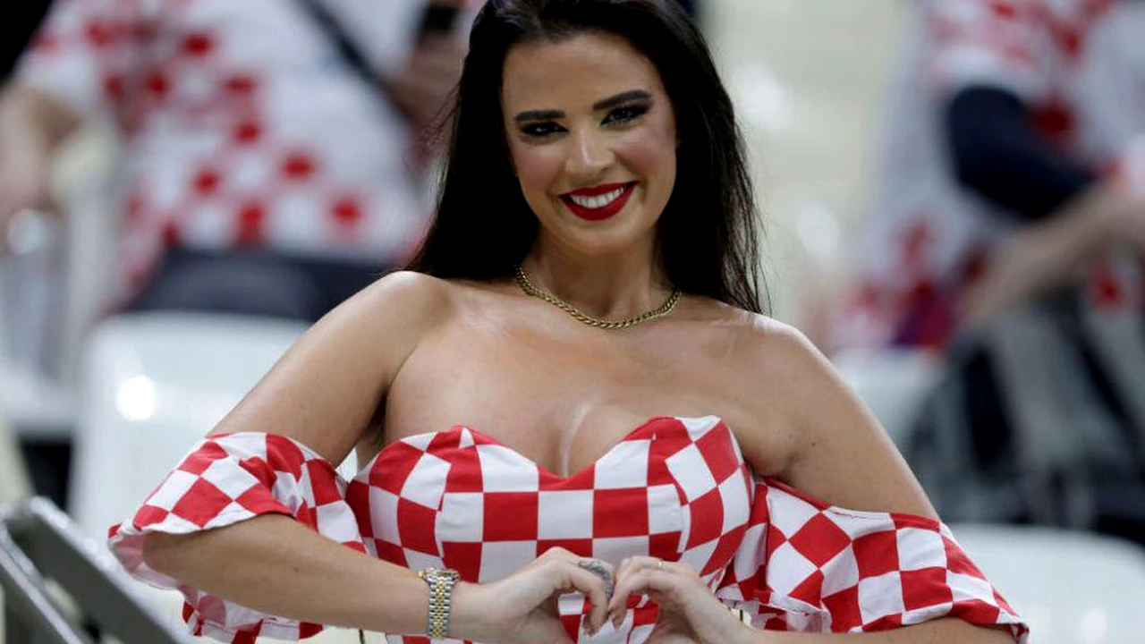 Ivana Knoll, celebra Miss Croația, gesturi lascive pe manele. Cum s-a filmat frumoasa brunetă