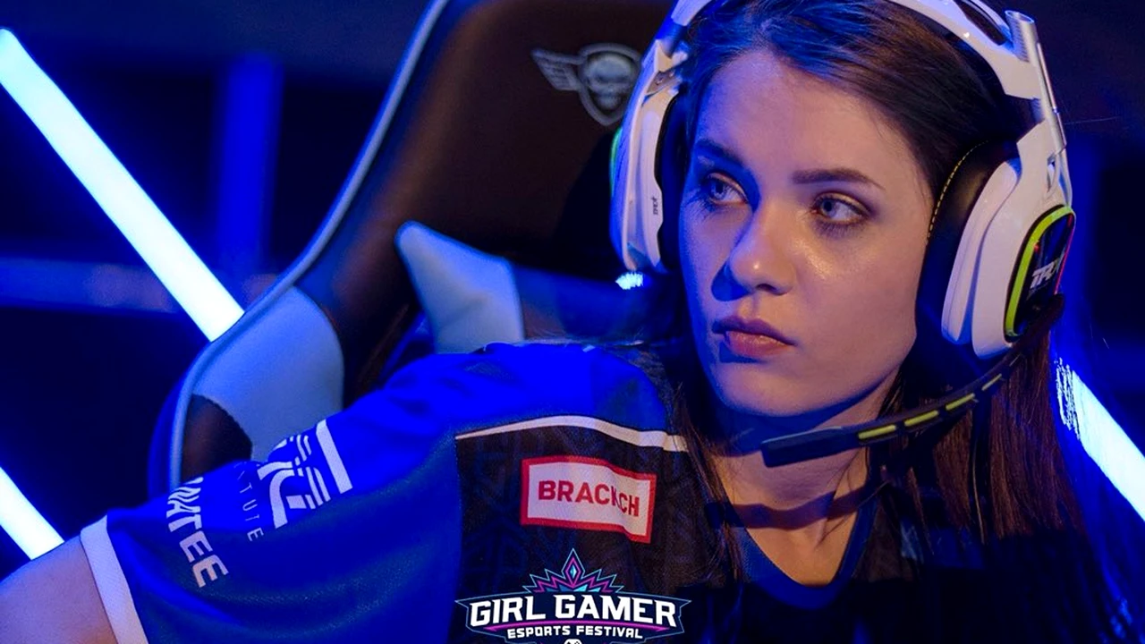 Ana Dumbravă, cea mai bună jucătoare de Counter-Strike din lume, s-a lăsat de fotbal deși era asaltată de oferte! Surpriză majoră: ce echipă susține