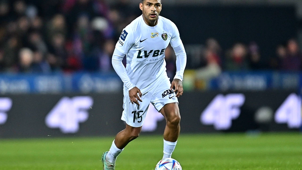 Brazilianul Lucas Leiva se retrage din fotbal din cauza unei afecțiuni la inimă. “A venit ziua să-mi iau rămas bun de la teren”