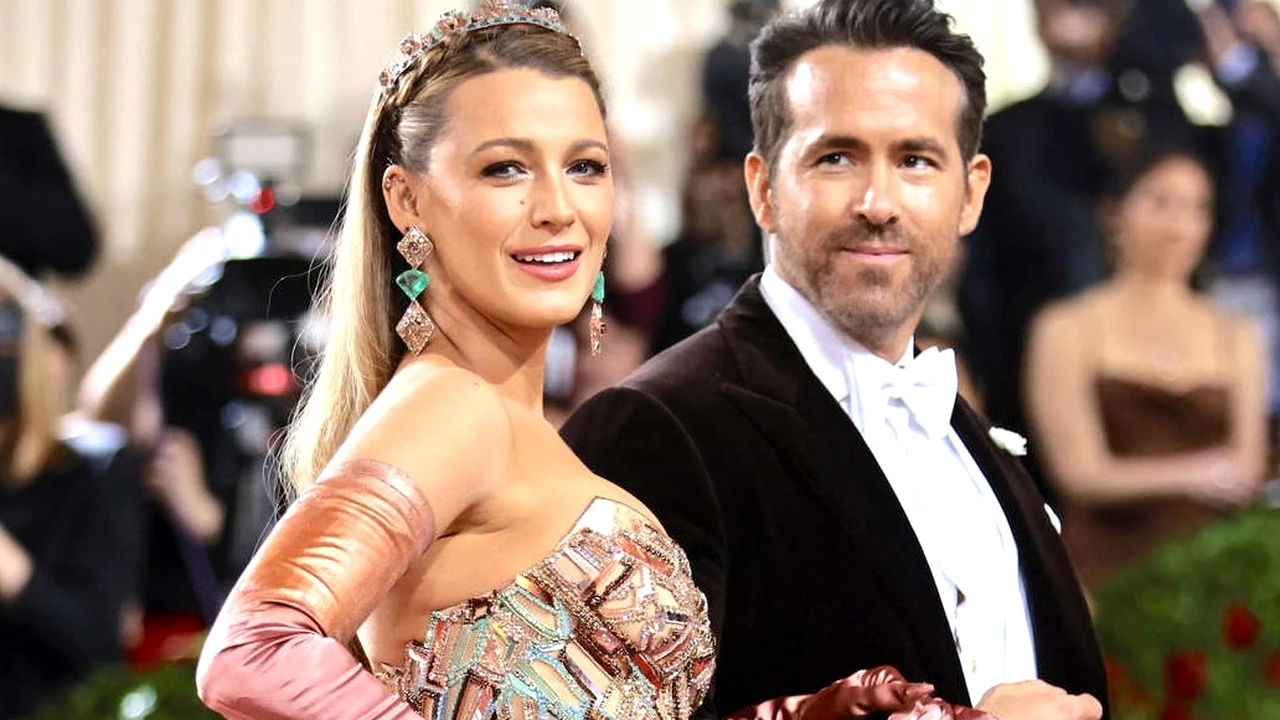 Blake Lively a atras toate privirile în New York. Soția lui Ryan Reynolds a purtat o rochie mulată din piele