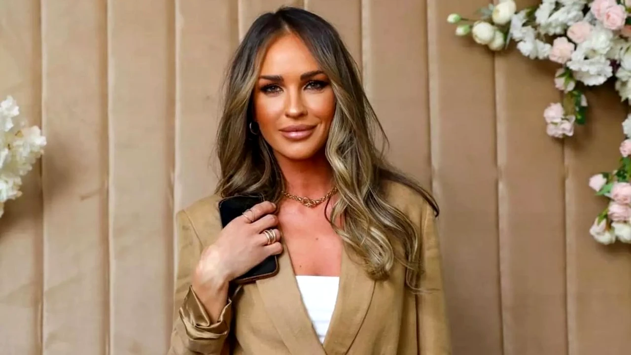 Diana Munteanu, apariție interzisă cardiacilor! Fosta soție a lui Claudiu Niculescu a renunțat la sutien și a apărut așa pe net