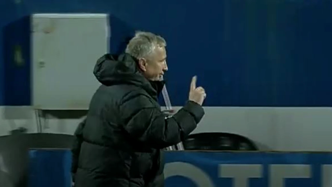 “Nu-i faci asta lui Hagi!” Costi Mocanu, uluit după ce a văzut gestul lui Petrescu. Ce reacție a avut pe post