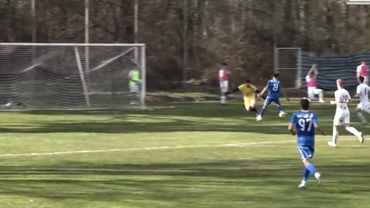 Au părăsit terenul în timpul meciului, și-au făcut bagajele și acum vor să se retragă din campionat! Caz incredibil în fotbalul din România