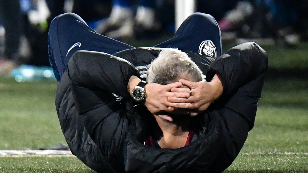 De ce a fugit Petrescu bombănind la vestiare după înfrângerea în fața lui Hagi: „Ăsta e singurul lucru care nu mi-a convenit. Când am câștigat eu cu 3-0, nici nu ne-am văzut”