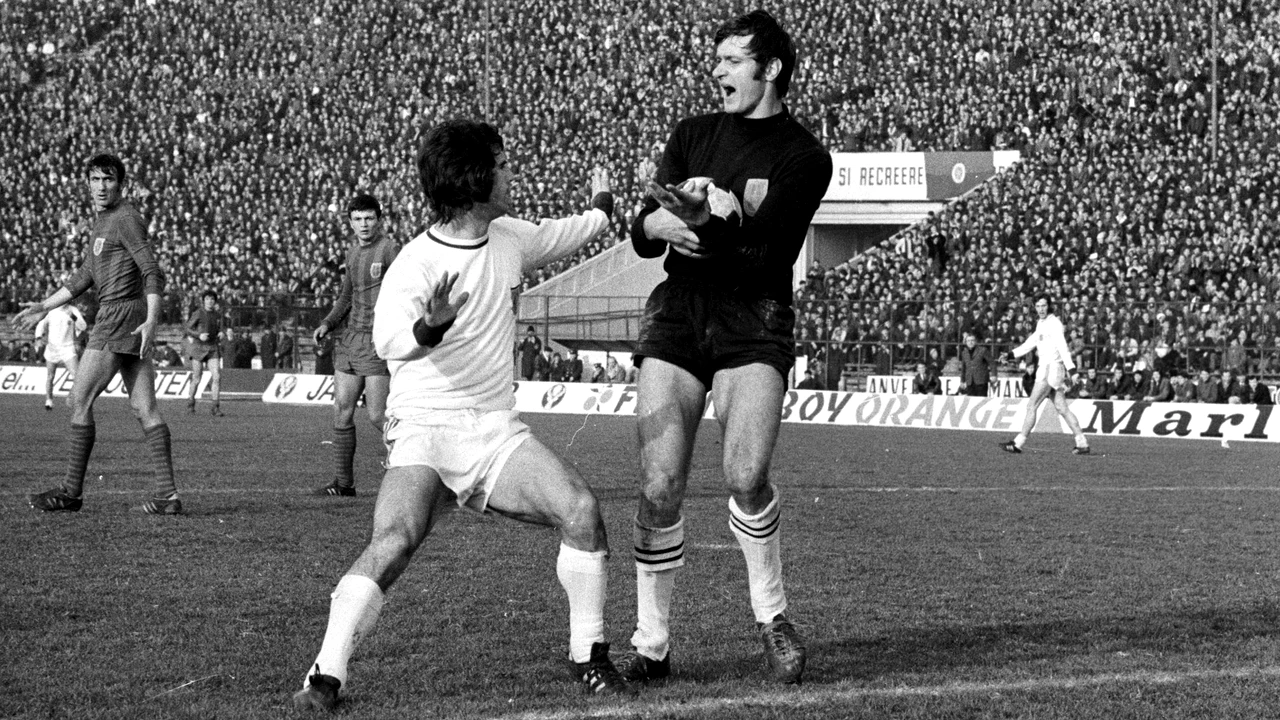 A murit Carol Haidu. Fostul mare portar al Stelei avea 80 de ani