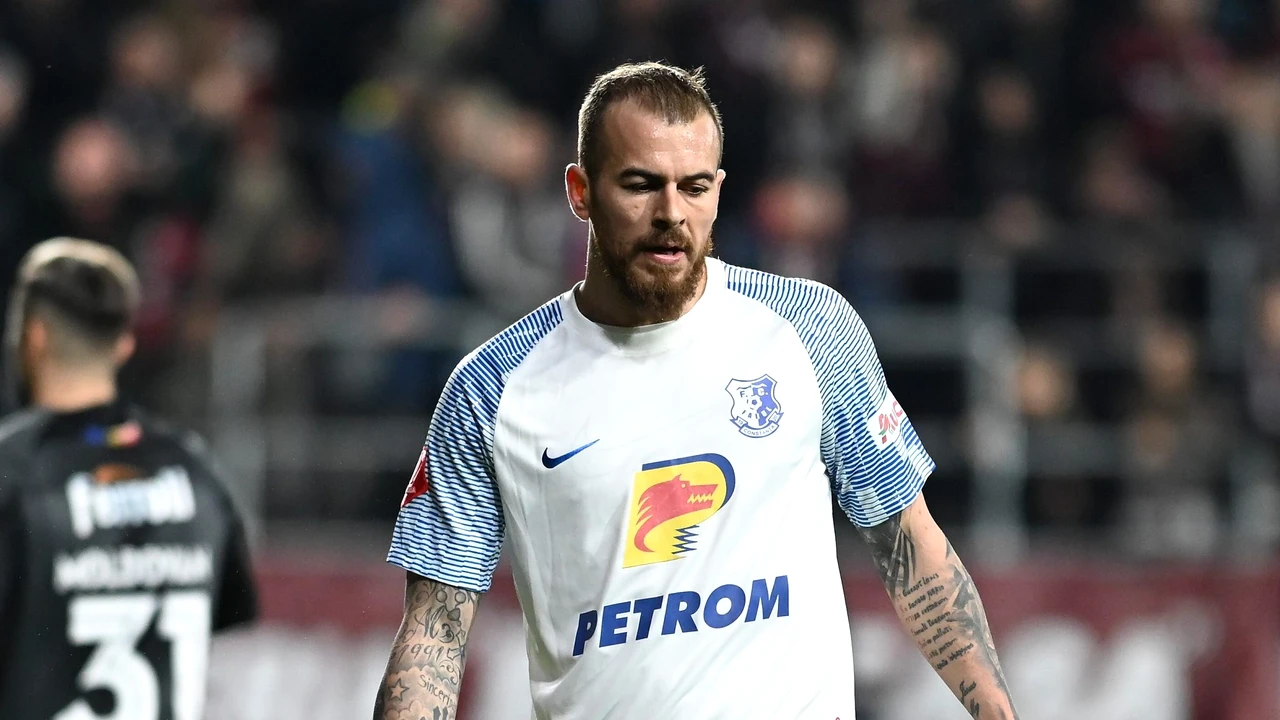 Denis Alibec, amenințat de suporteri după eliminarea de la Craiova. Reacția șefilor de la Farul