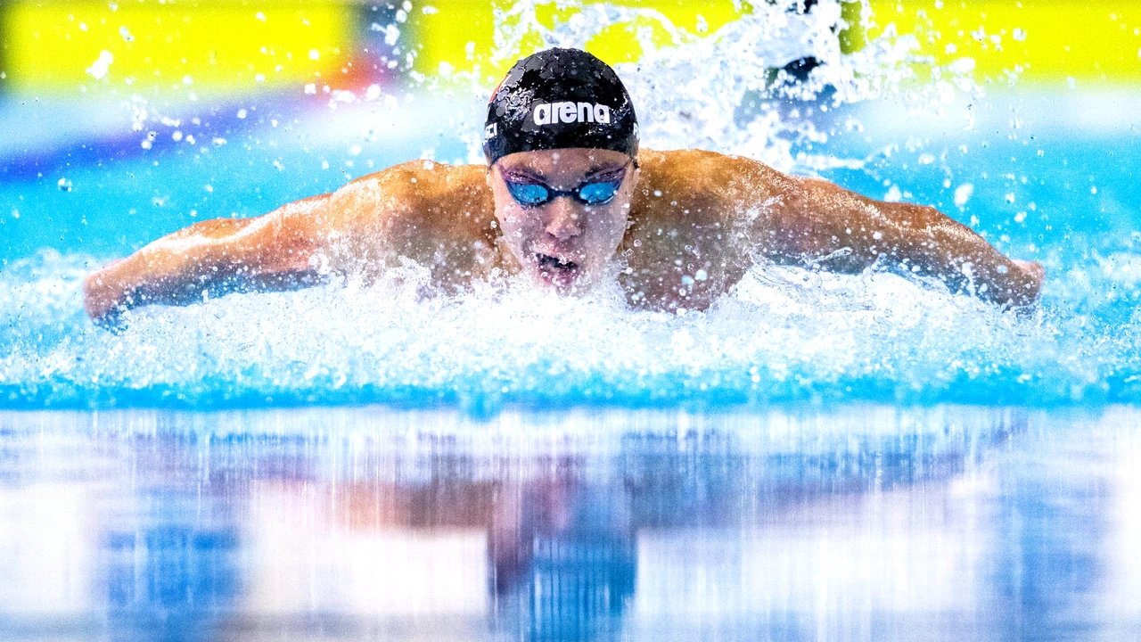 Cine este noul rival al lui David Popovici. A doborât recordul sportivului român la 100 metri