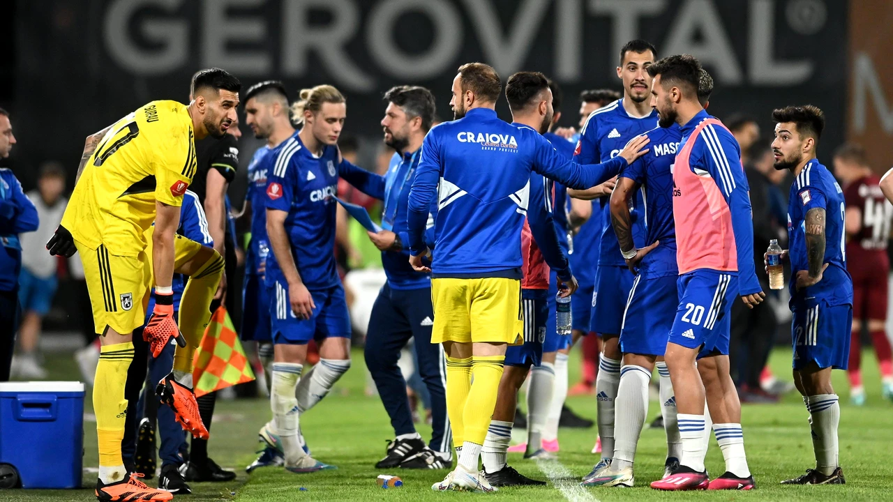 Scandal uriaș în Gruia! Adrian Mititelu a cerut echipei să iasă de pe teren. Arbitrajul l-a înfuriat pe finanțator