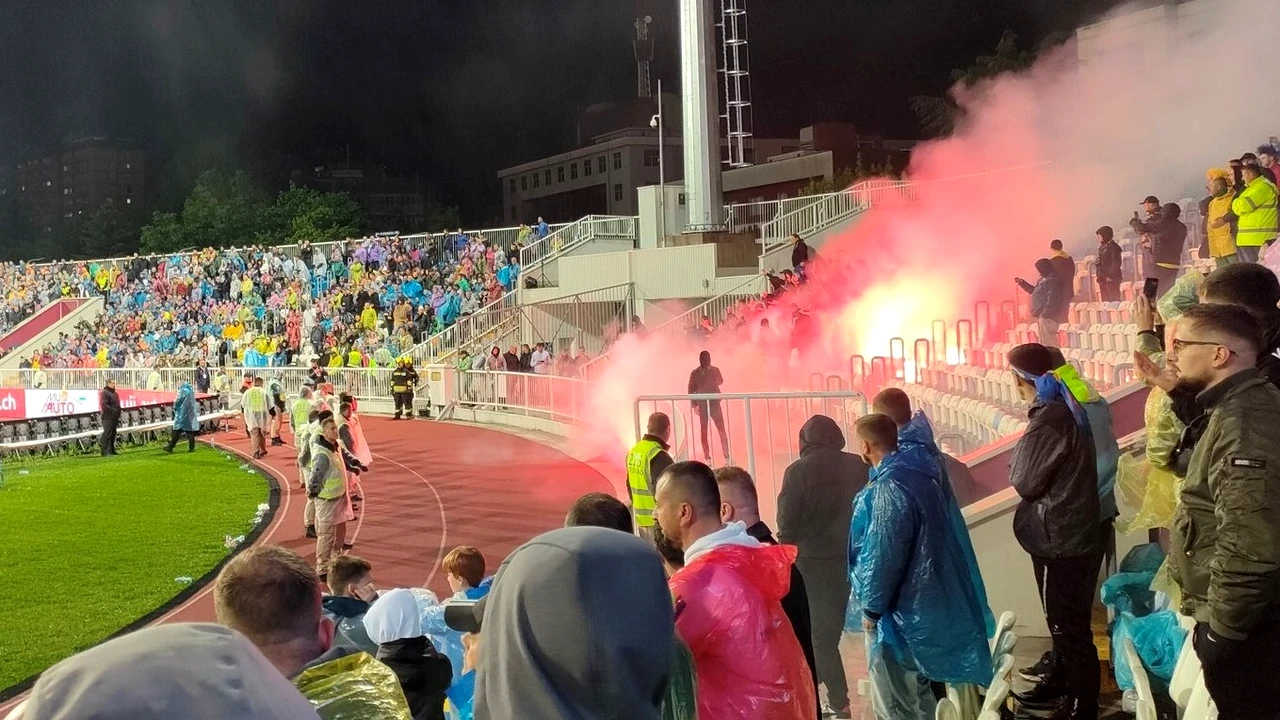 Incidente în tribune la Kosovo – România. De ce au fost evacuați de pe stadion suporterii români la Priștina