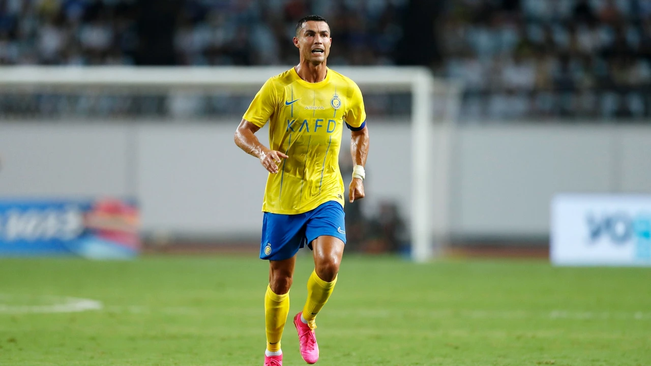 Gestul lui Ronaldo face înconjurul lumii! A dat cu apă pe cameraman și i-a cerut să dispară de lângă el. Video