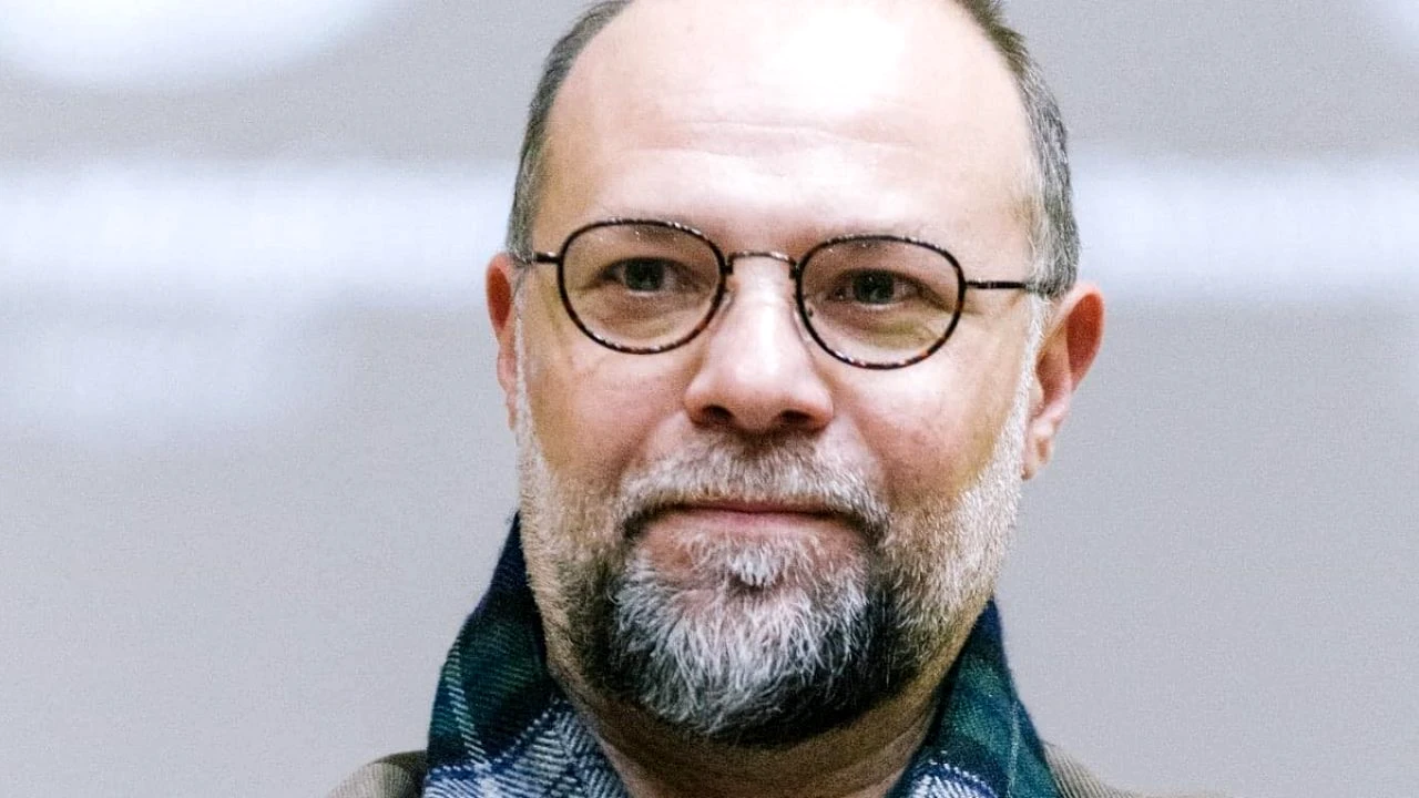 Mare fan Dinamo, actorul Alexandru Conovaru a spus ce face în fiecare seară, timp de 20 de minute: „Tâmpiți de mici”