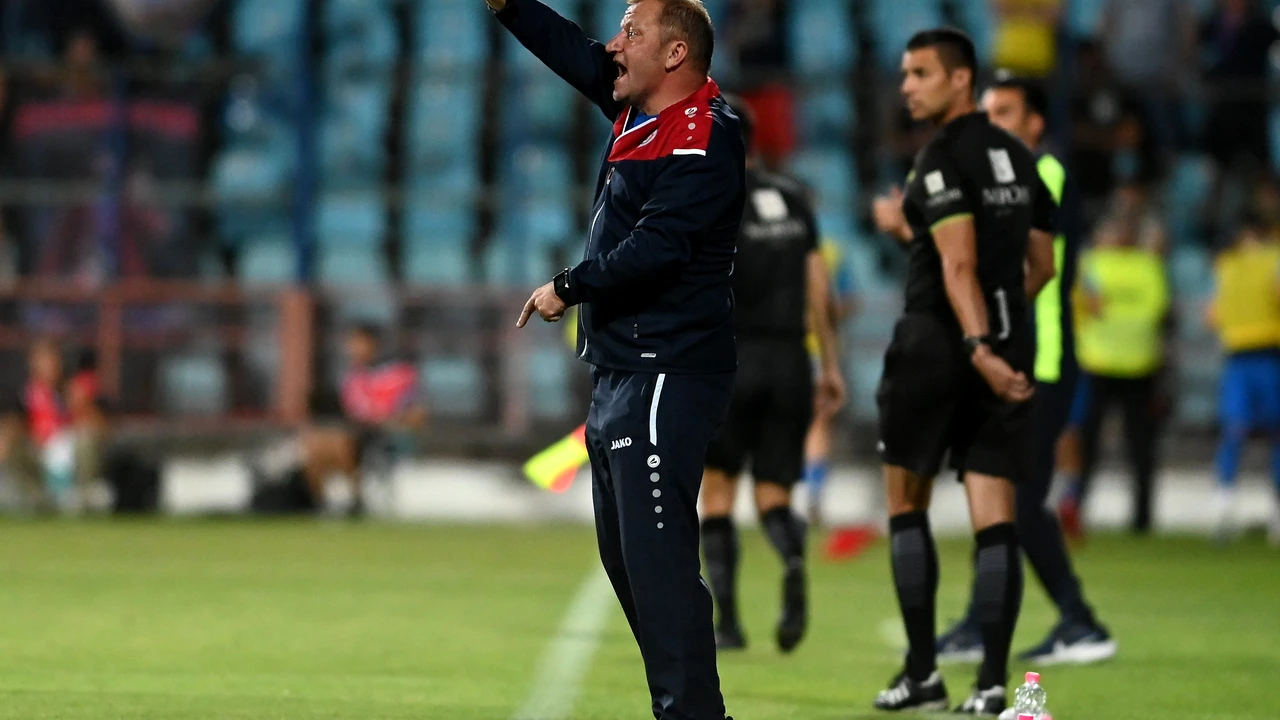 „Nu le-am dat șanse, FCSB n-a avut șut pe poartă până la gol”. Dorinel, zid și la interviuri după 0-2 cu FCSB: „Nu-s fericit la înfrângere, dar nu pot să fiu supărat pe jucători”