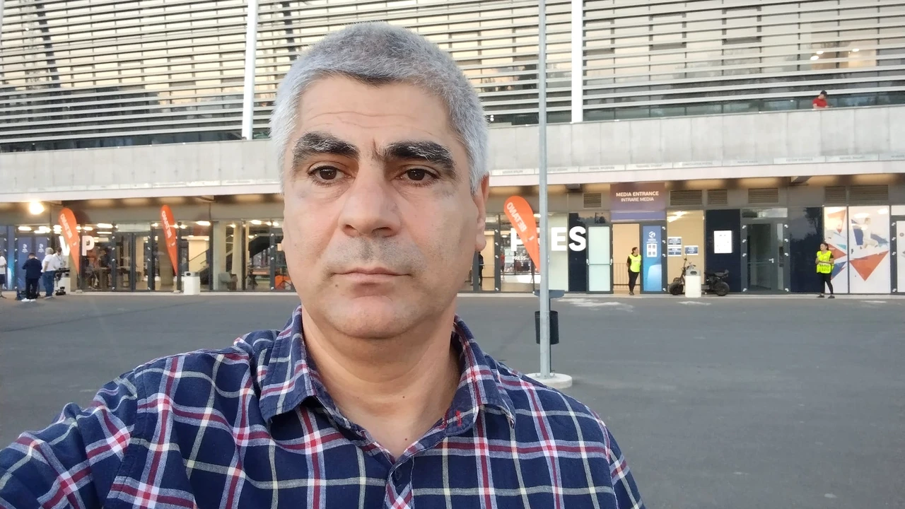 Jurnalistul Gabi Safta a mers în Ghencea, acolo unde ultraşii de la Peluza Sud i-au dat „interzis”. Cum a apărut îmbrăcat în tribună
