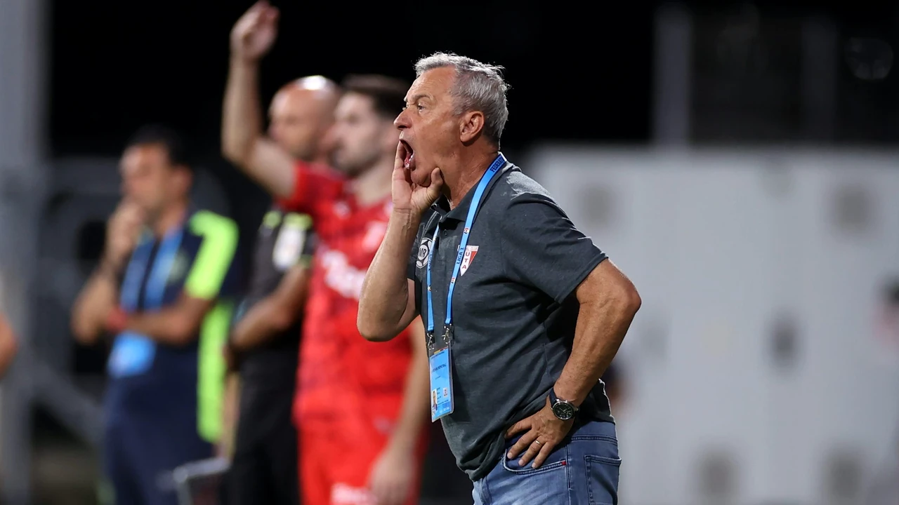 Rednic a făcut infarct și a fost operat de urgență! A simțit dureri în piept în timpul meciului cu FCSB. Detalii de ultimă oră despre starea antrenorului. Exclusiv