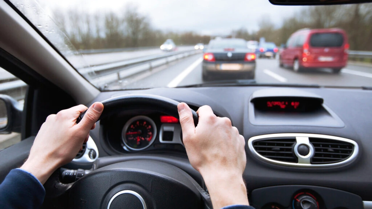 Șoferii români trebuie să fie în alertă: Dacă nu fac asta, riscă amenzi de până la 5.000 de lei! Înainte, contravenția era 200 de lei: Decizia luată de autorități