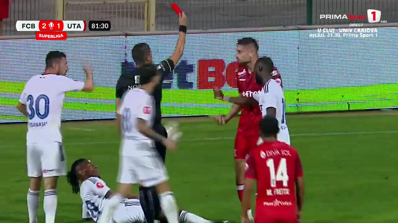 Ce prostie a făcut Carp! După ce a intrat și a dat gol, fostul stelist a lăsat-o în 10 pe UTA după ce l-a lovit pe Zabou