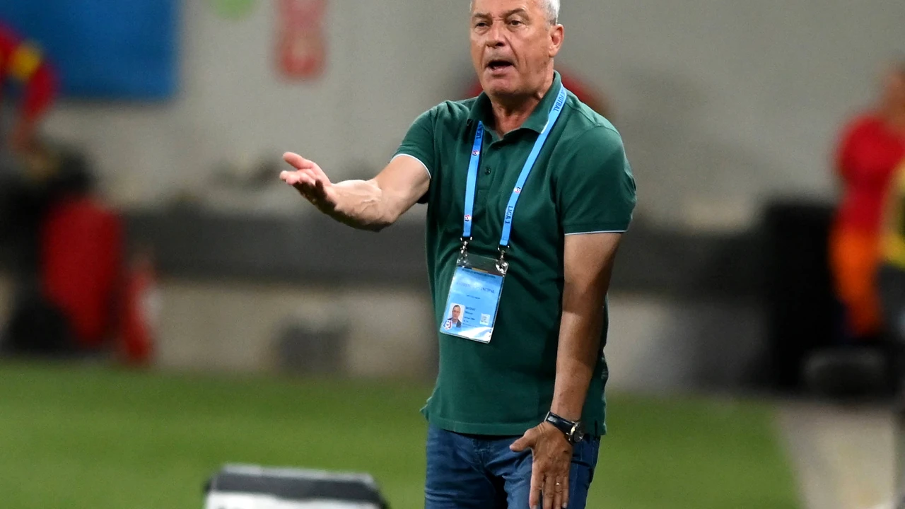 ”Minciuni. Nu e normal să se mai întâmple asta în 2023”. Mircea Rednic, atacat direct de un agent FIFA