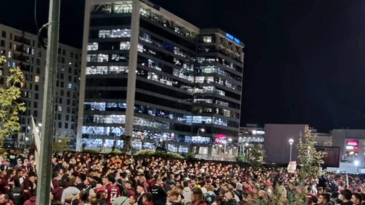 3000 de fani giuleșteni, în corteo spre Ghencea. Suporterii Rapidului nu și-au uitat rivalii de moarte