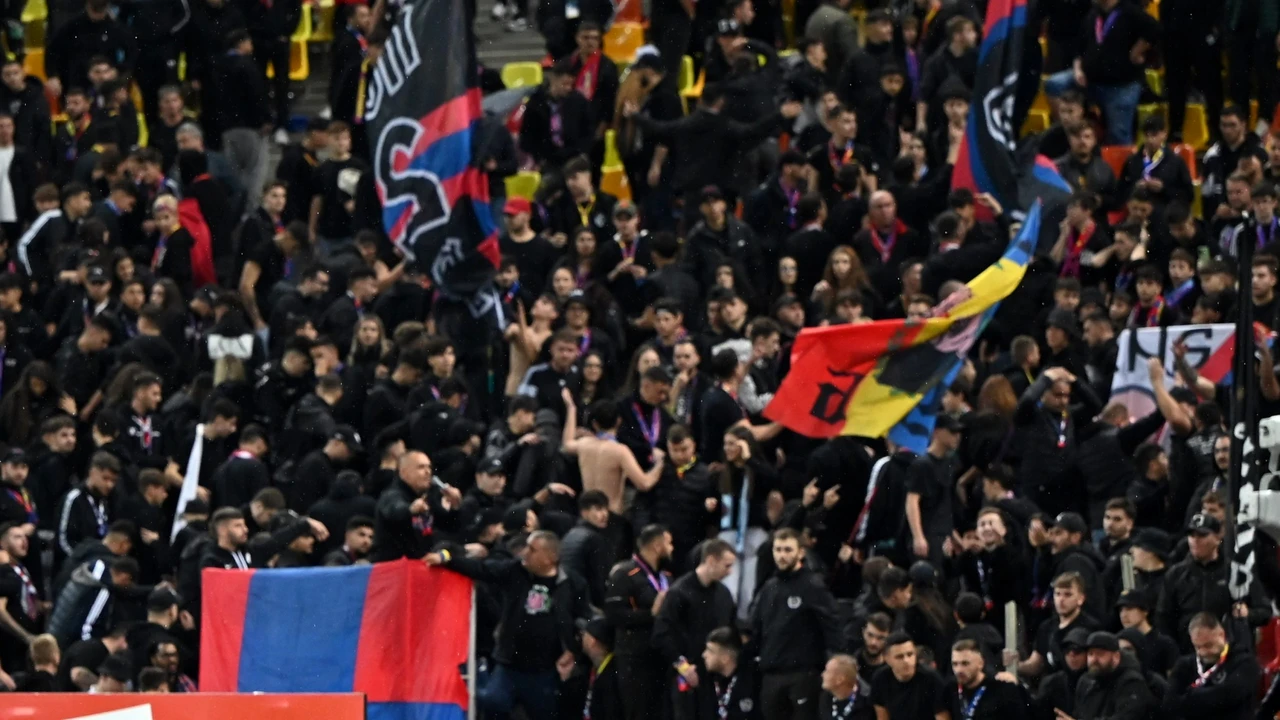 Ce amendă uriașă riscă FCSB din cauza scandărilor și a mesajelor rasiste ale fanilor la meciul cu Rapid