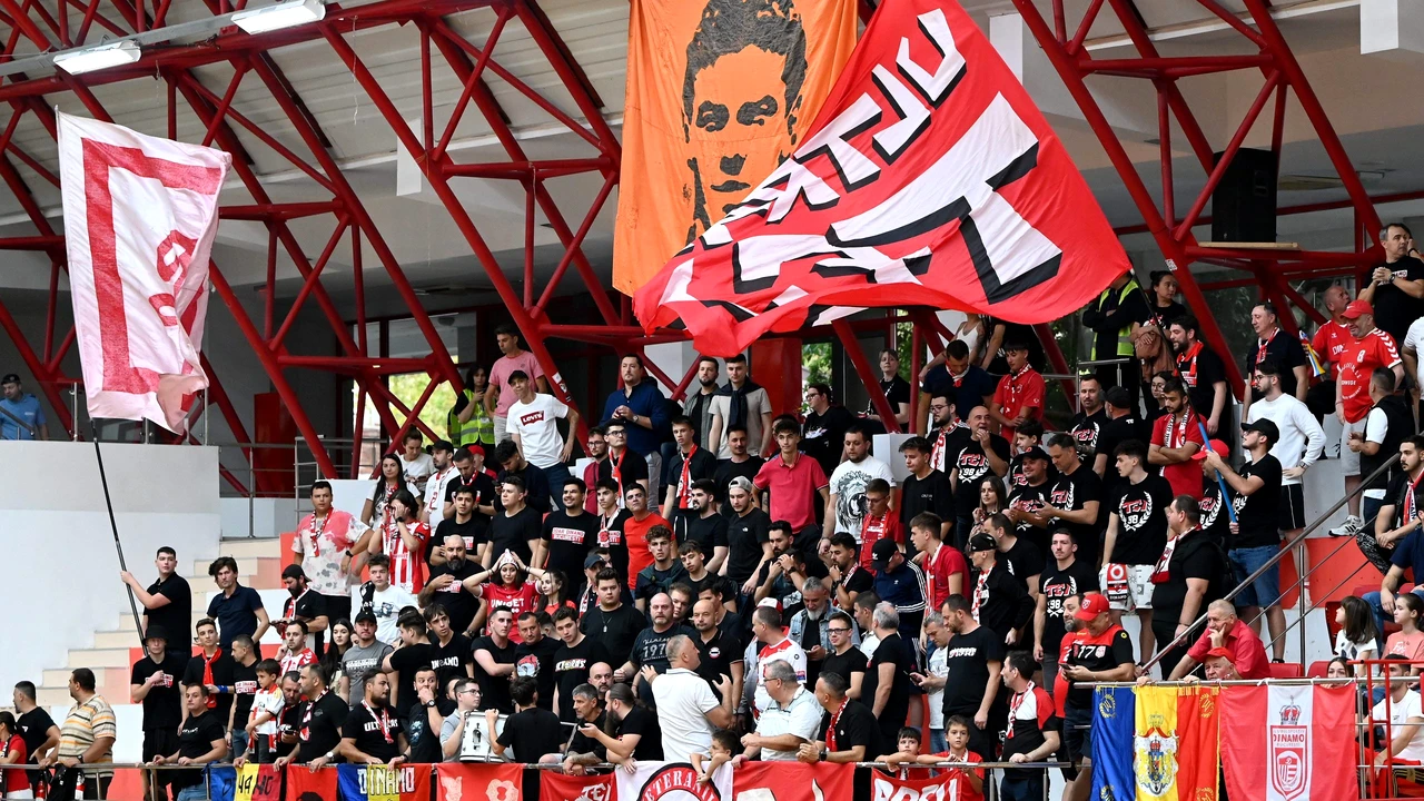 Antrenor nou la Dinamo. David Davis este istorie. Cine va prelua banca tehnică a ”Dulăilor”