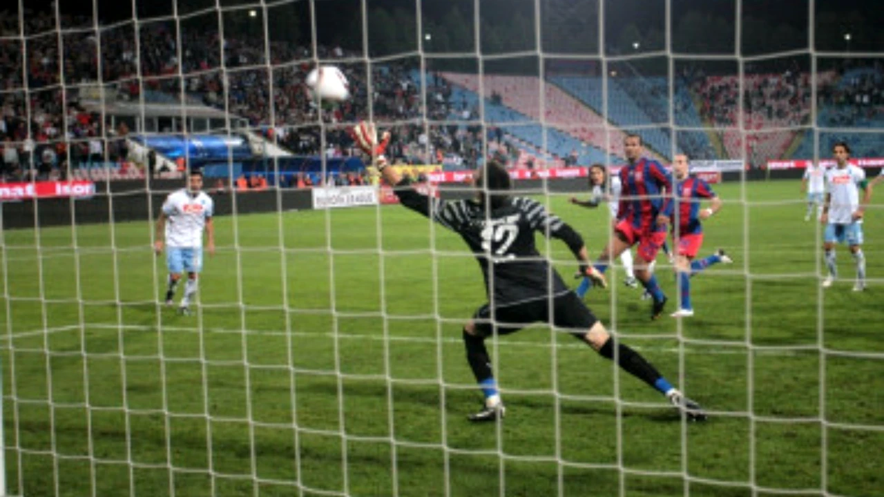 Omul care a fost pe bancă la una dintre cele mai mari drame europene din istoria FCSB a fost pus antrenor la Napoli! Surpriză uriașă în Serie A