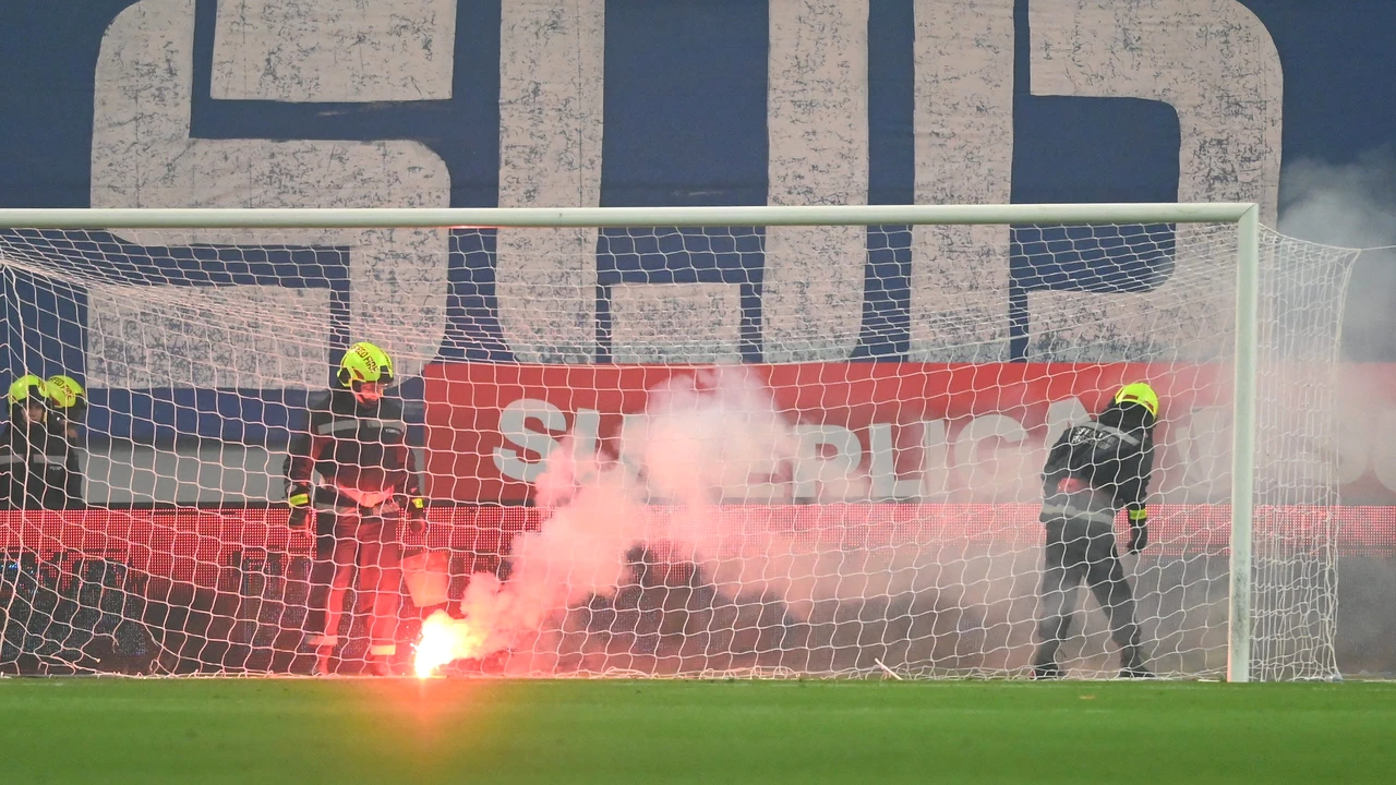 Mesaj direct  transmis de fanii FCU Craiova despre fuziunea cu Universitatea Craiova. Bannerul care s-a văzut pe Arena Națională