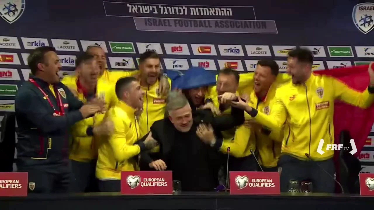 Jucătorii naționalei s-au dus peste Edi Iordănescu la conferință. Ce i-au făcut în fața presei. Video