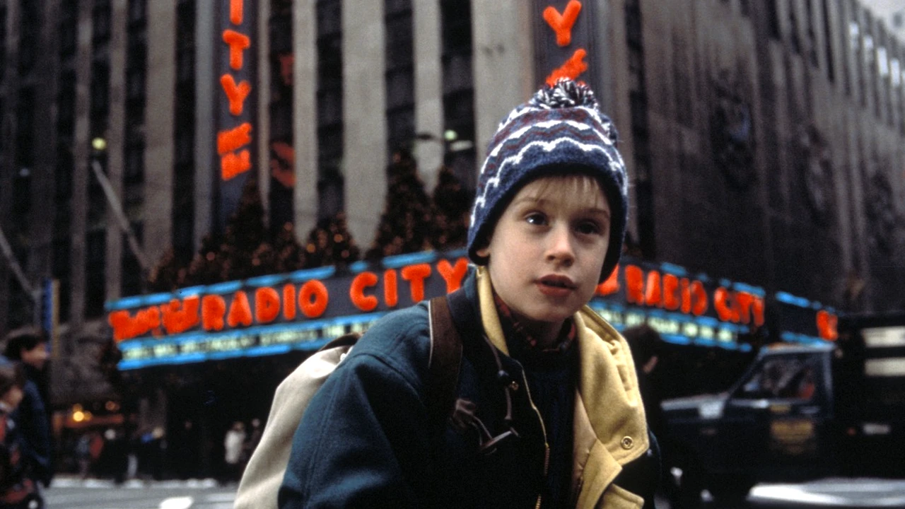 Cât te costă să stai la hotel în New York precum Kevin din Singur Acasă 2! Prețul este unul destul de piperat, dar include și o plimbare cu limuzina