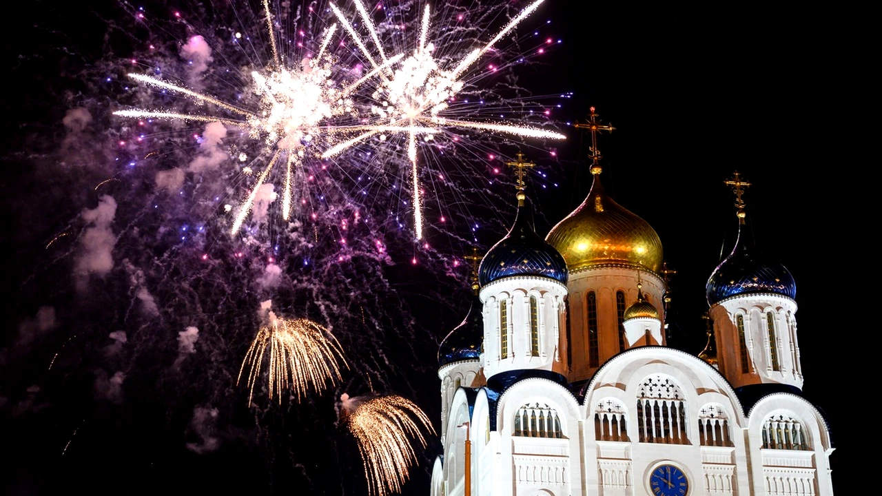 Decizie radicală: Artificiile de Revelion și luminițele de Crăciun, interzise în mai multe orașe! În ce țară s-a făcut acest anunț