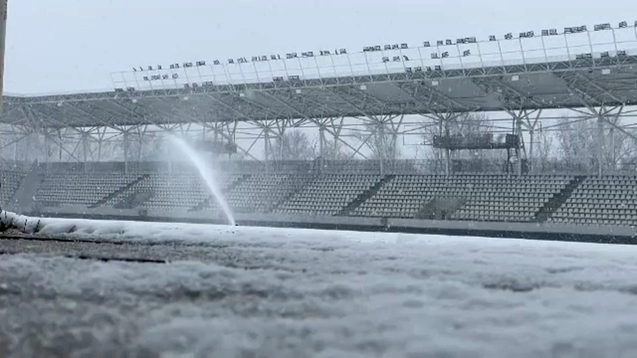 Emoții înaintea partidei Dinamo – Oțelul. Cum arată gazonul stadionului Arcul de Triumf. Foto