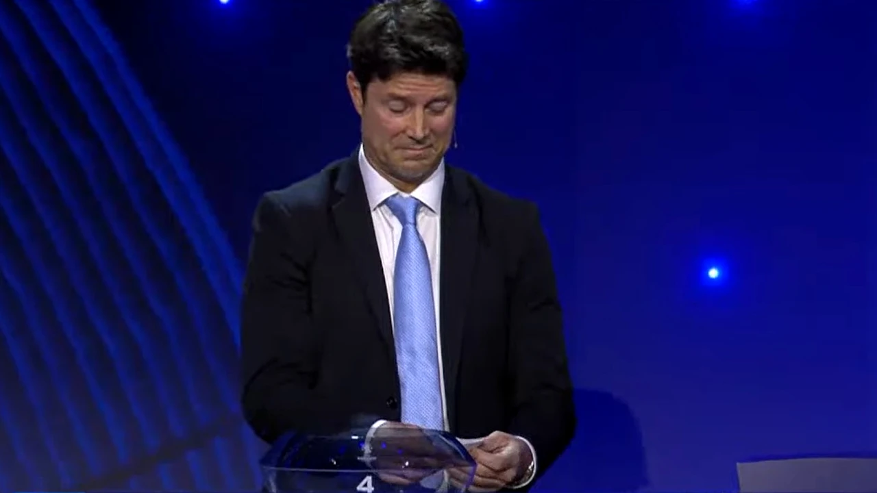 Video halucinant! Filme interzise minorilor s-au auzit în timpul tragerii la sorți a grupelor Euro! Sunt imaginile care fac înconjurul lumii