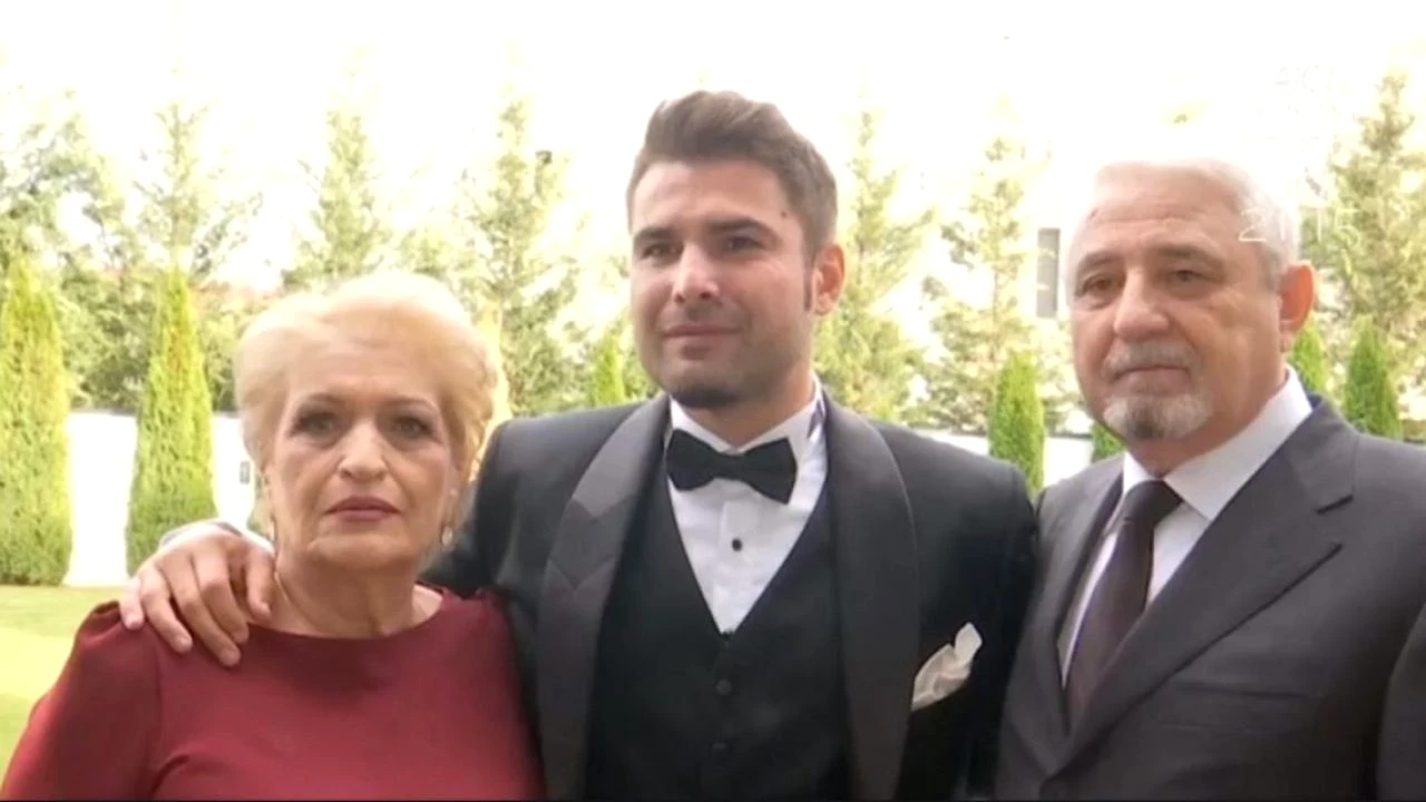 Mesaj incredibil postat de Adi Mutu cu o lună înainte să moară mama lui! Ce aniversaseră în familie: „Timp de 50 de ani! Zile senine”
