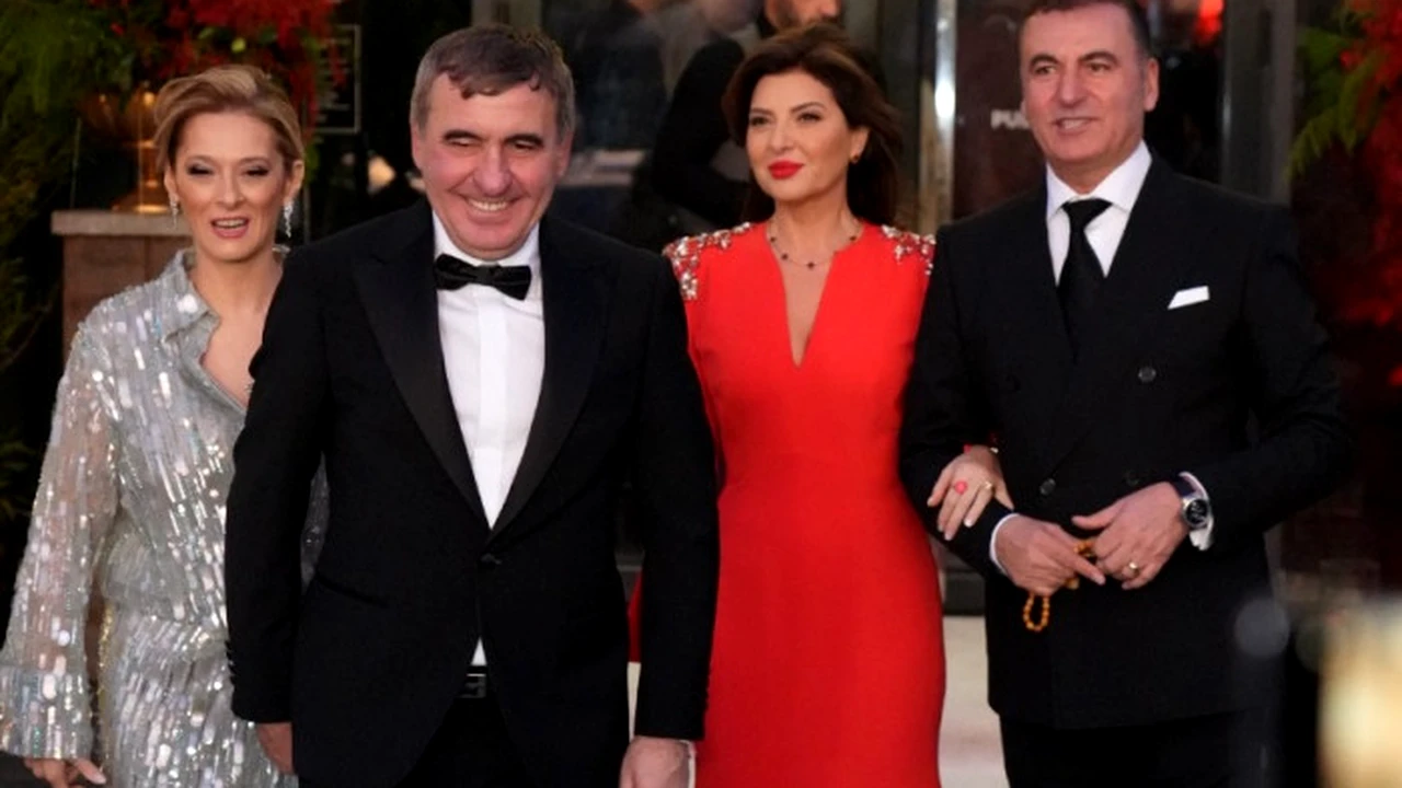 Și-a pus o avere la gât! Soacra lui Ianis Hagi a purtat la nuntă bijuterii mai scumpe decât rochia pe care a îmbrăcat-o: Întreaga ținută costă zeci de mii de euro