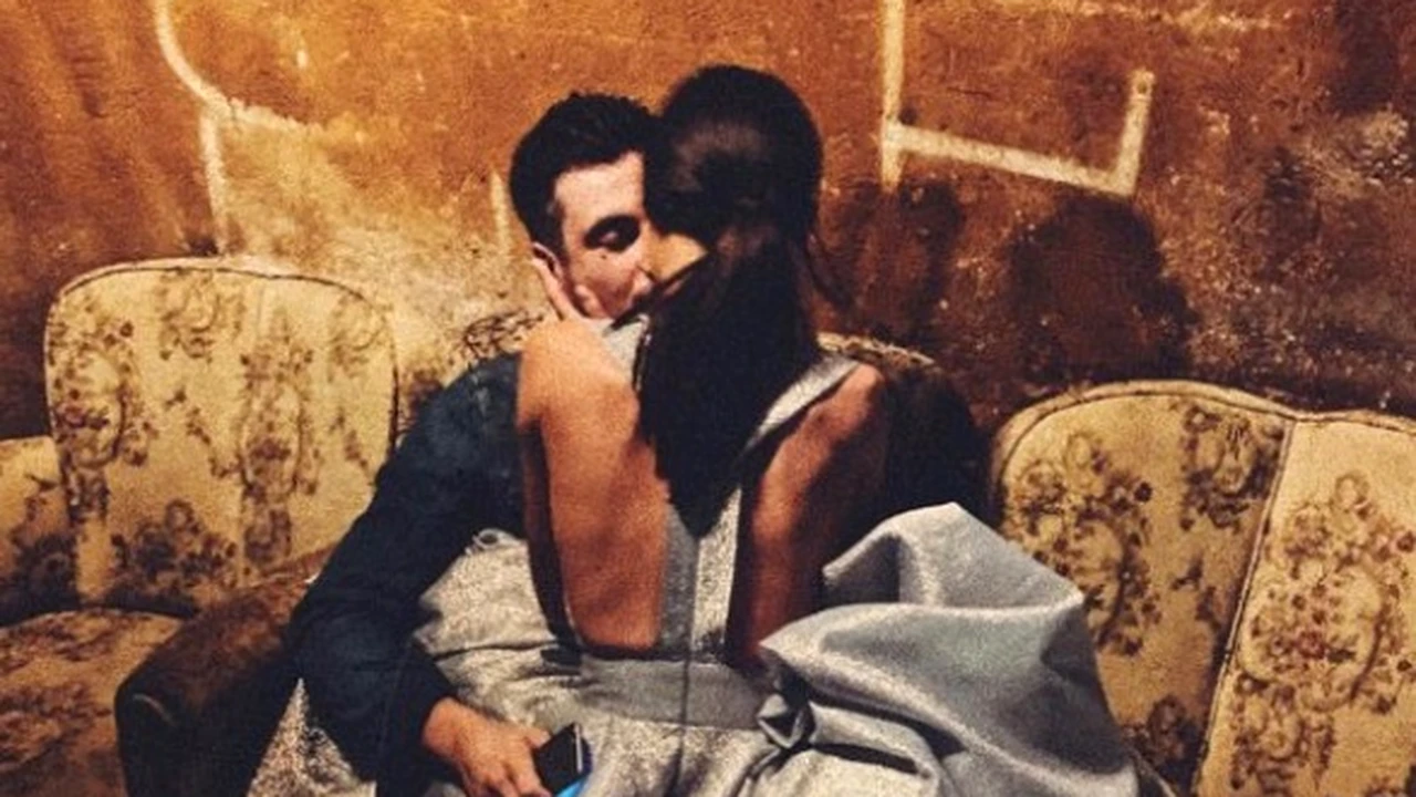 Fiul „Satanei” și iubita lui celebră, mai ceva ca Prigoană și Bahmuțeanu! S-au despărțit și împăcat de nenumărate ori: Noul an i-a prins din nou împreună