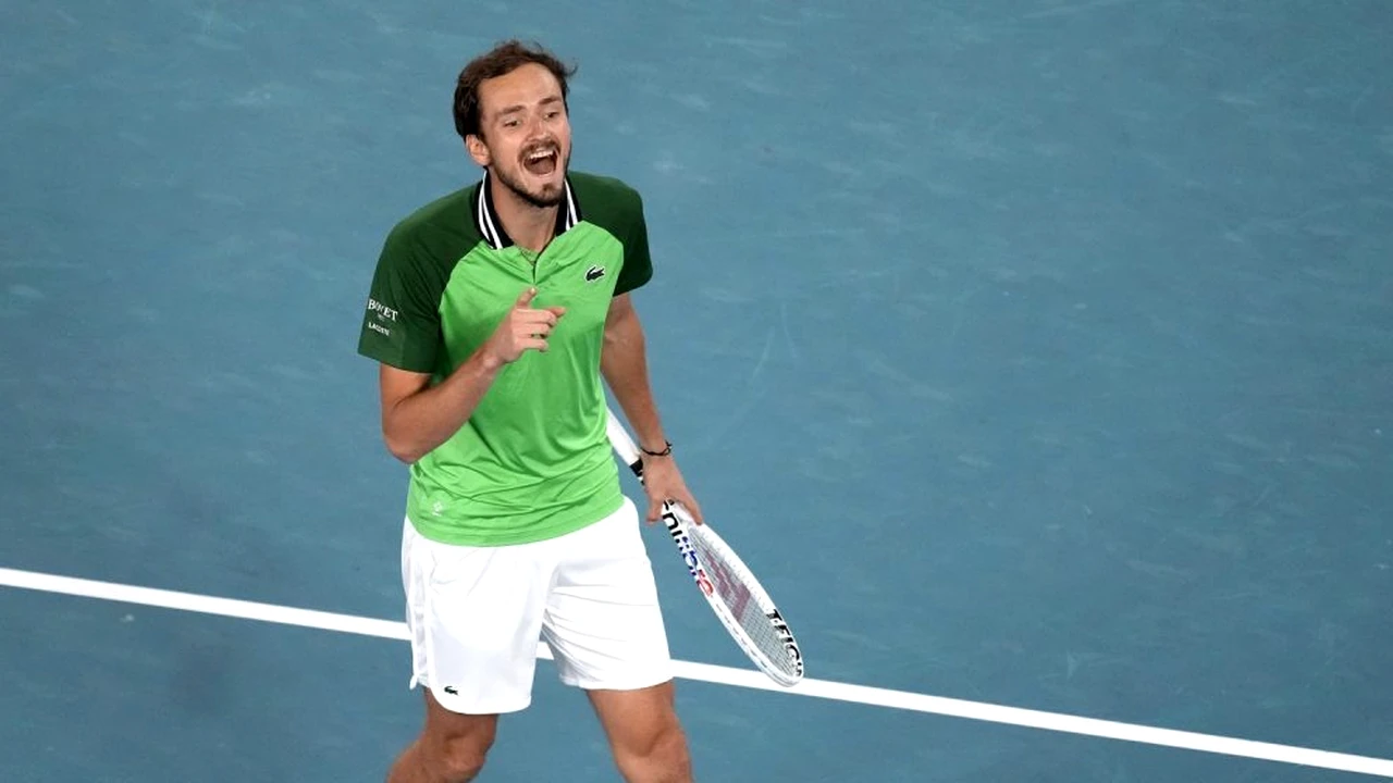 Descalificat în semifinale la Beijing, Daniil Medvedev îşi cere scuze: „Îmi pare teribil de rău! A fost un accident nefericit!”