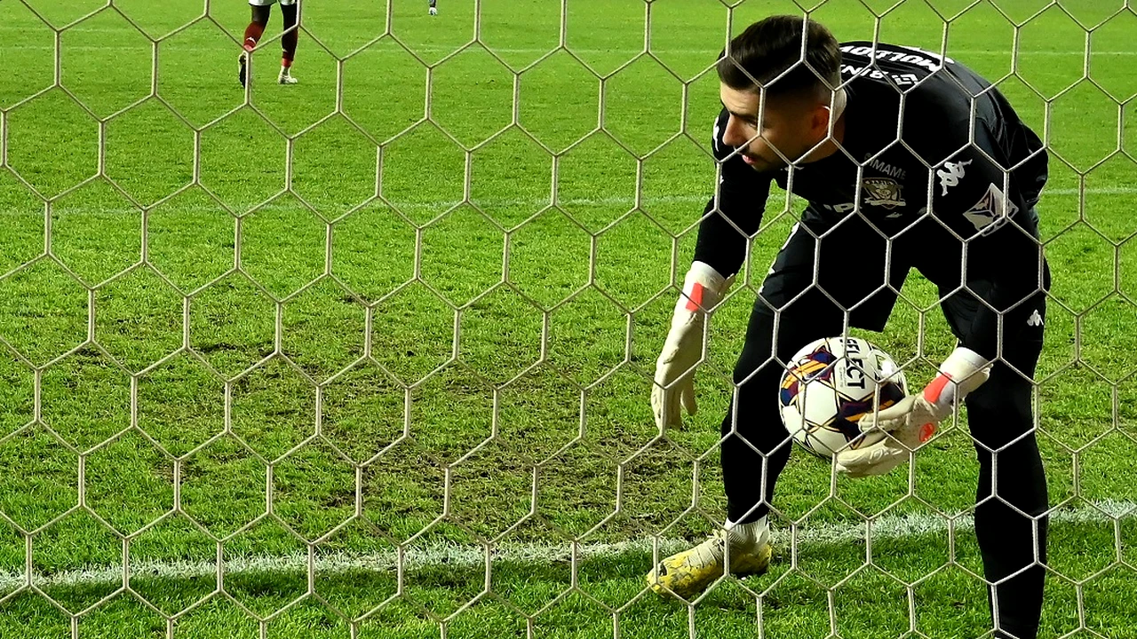 Horațiu Moldovan, meci de coșmar în duelul cu FCU Craiova. „Pe primul îl lua și Oblak”. Foto & Video