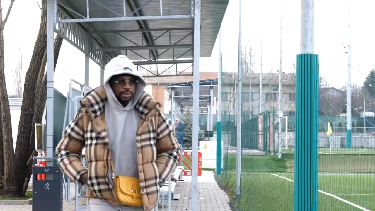 Nu se uită la bani! Un jucător al Rapidului a venit la antrenament cu accesorii de 6.000 de euro. Foto