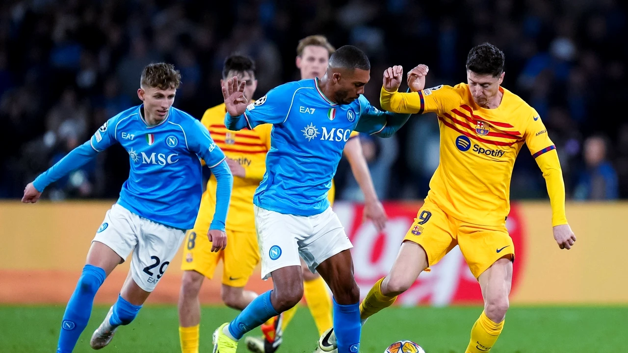 Fabulos! Ce a fost pus să facă un jucător de la Napoli – Barcelona pentru a putea efectua testul antidoping. Video