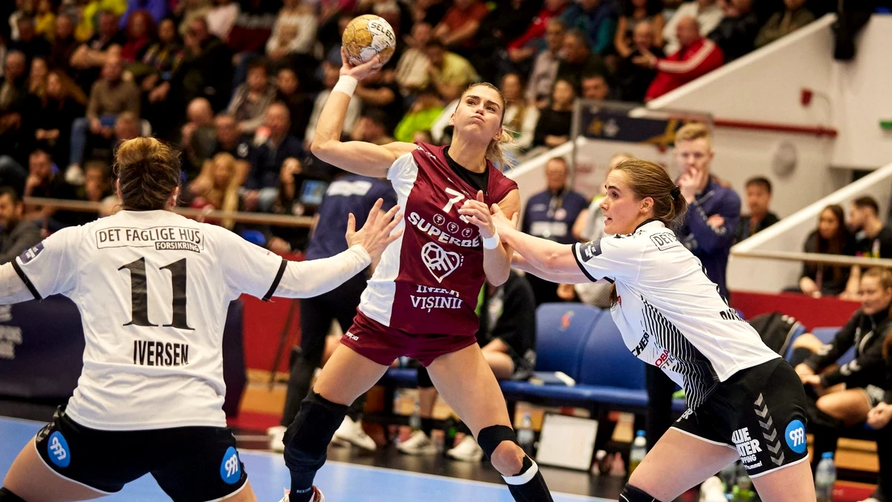 Înfrângere dură pentru Rapid la ultima apariție în Champions League la handbal feminin din acest sezon. Esbjerg s-a impus la 9 goluri
