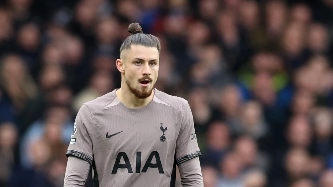 S-a aflat tot! Cât câștigă, de fapt, Radu Drăgușin la Tottenham