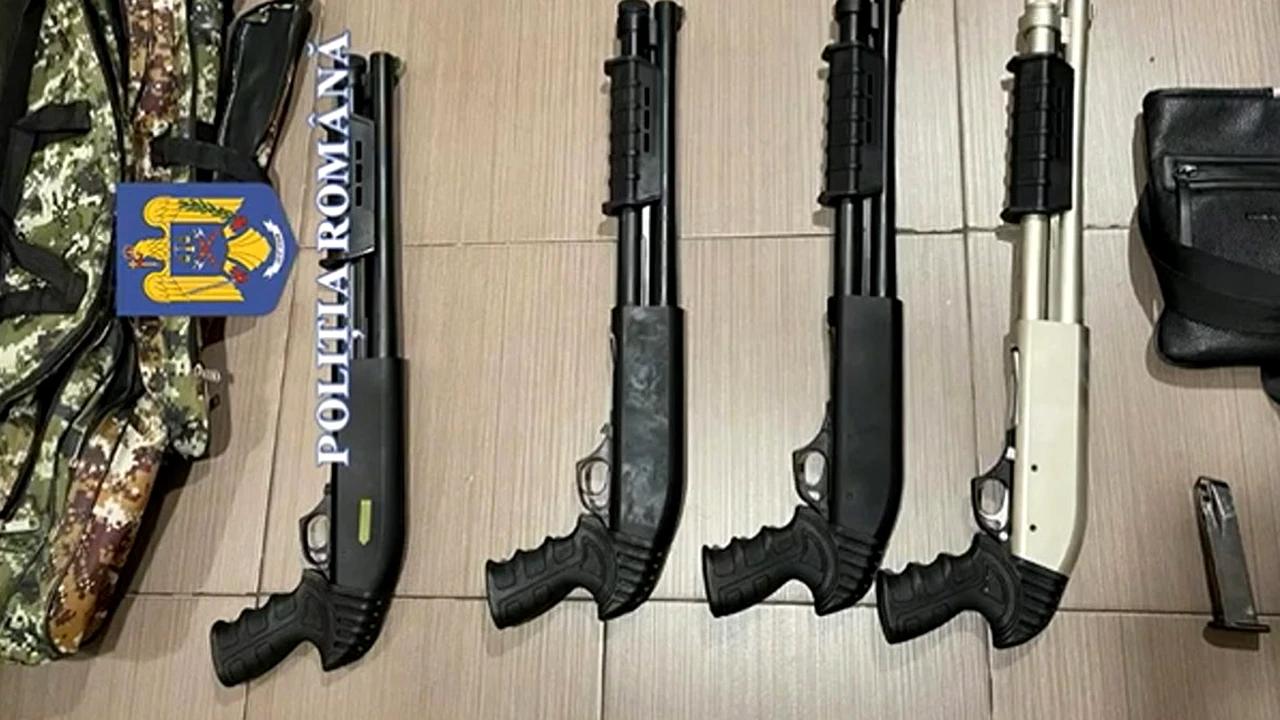 Arme de foc, puști și pistoale! Incredibil: ce a confiscat poliția în urma perchezițiilor din dosarul în care sunt implicați Daniel Niculae și ultrașii Rapidului. Foto