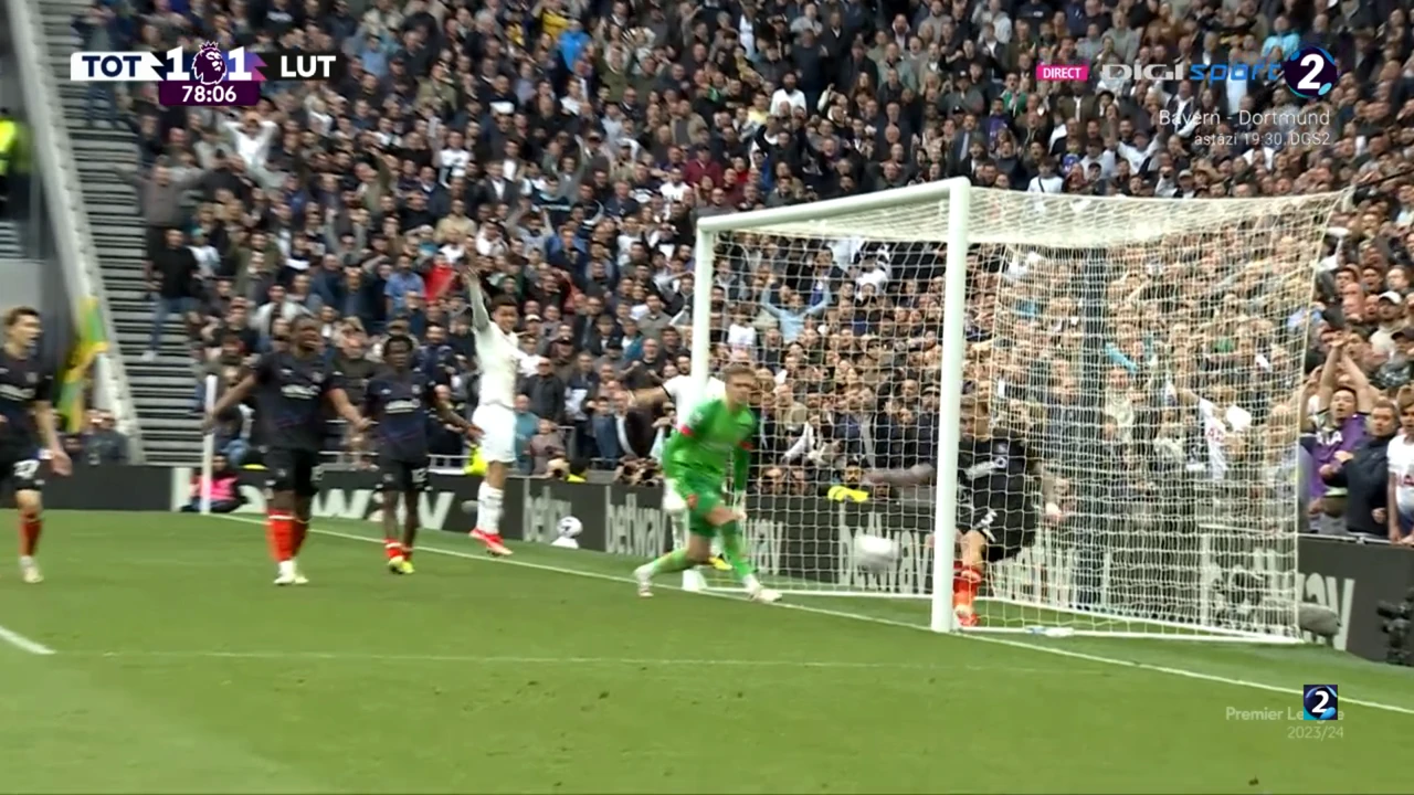 Drăgușin, martor la faza zilei în fotbalul mondial! Doar câțiva milimetri au făcut să nu fie gol! Cât mai avea mingea până să treacă de linie