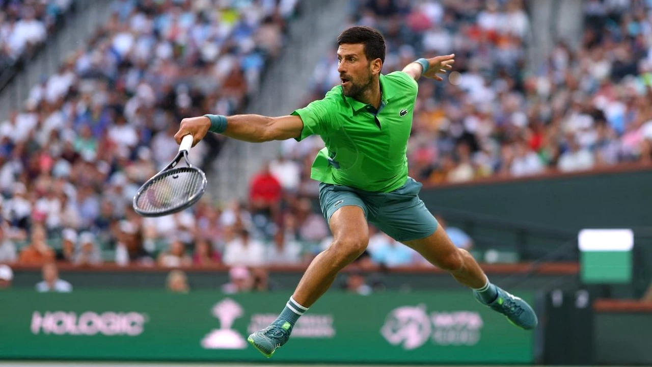 Novak Djokovic i-a liniştit pe fani, după ce a cerut invervenţia medicilor în prima partidă de la Wimbledon. Nişte ”pastile miraculoase” l-au ajutat pe sârb